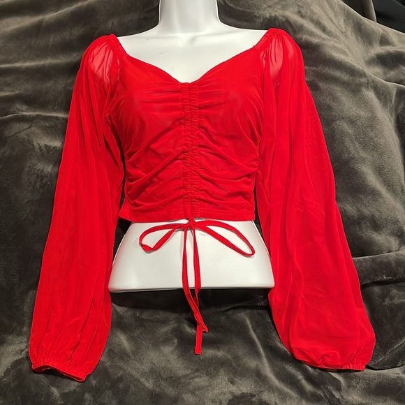 Chic Star Off Shoulder Crop Top - Picture 4 of 7